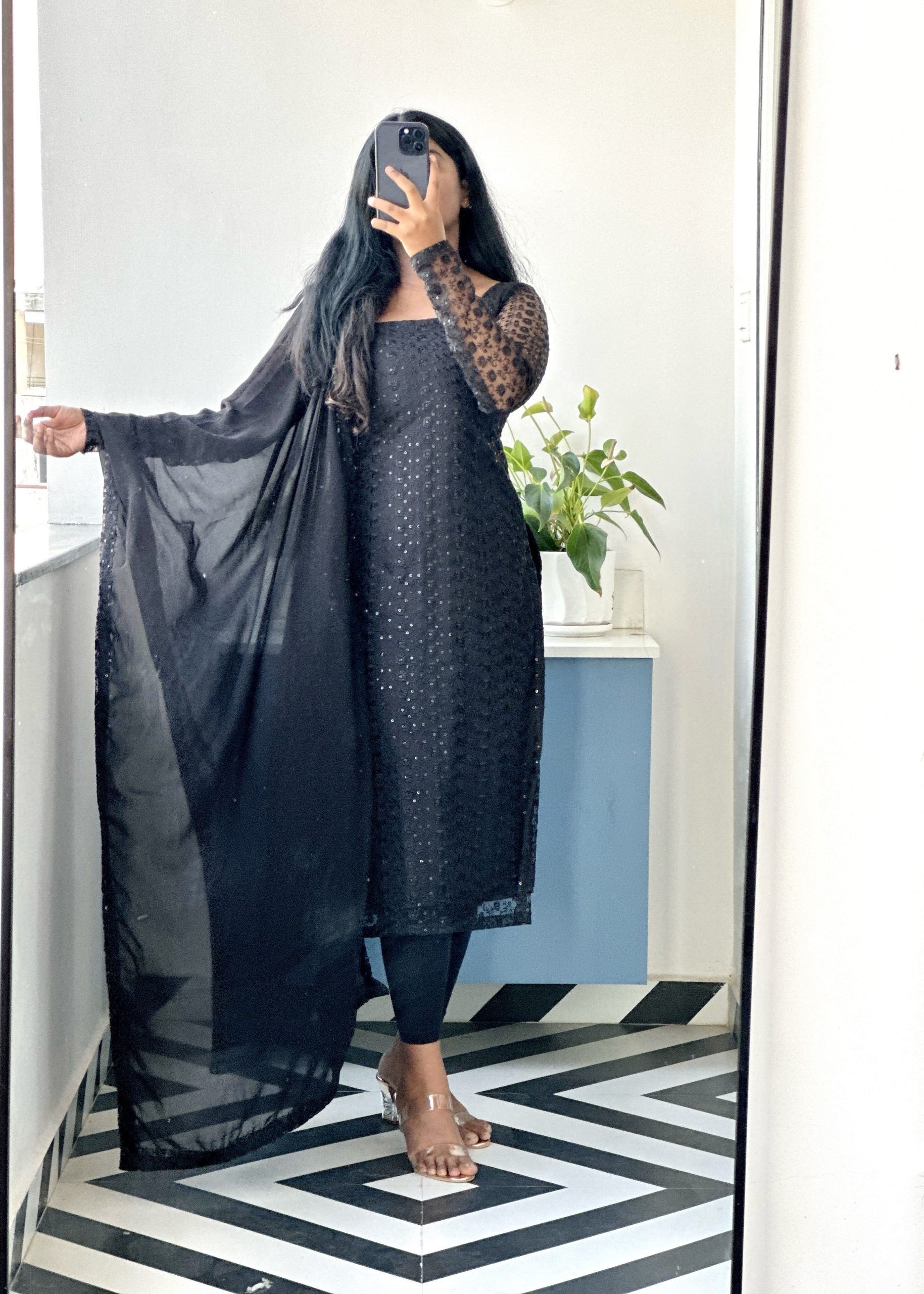 Black sequins embroidered kurti set - Image 3