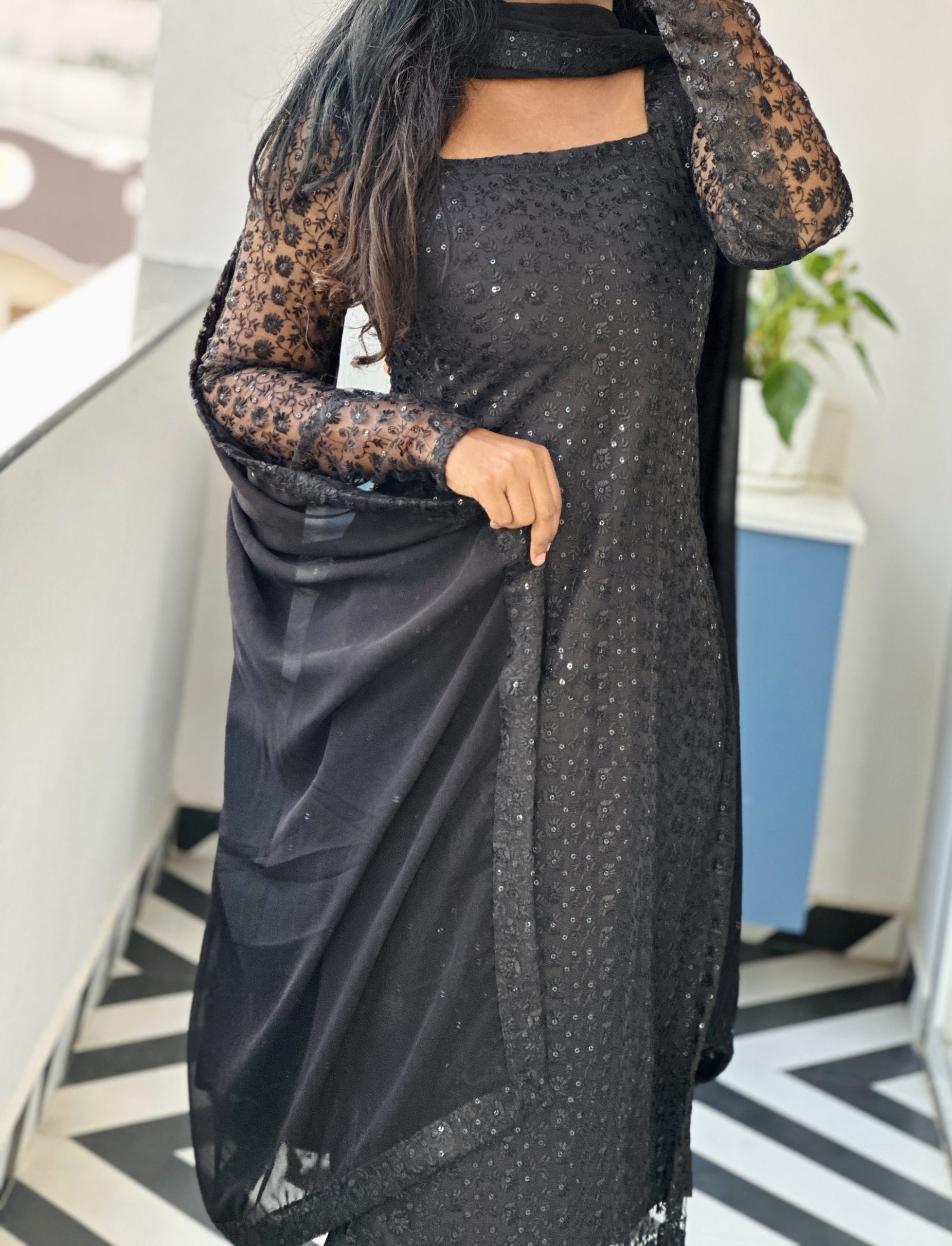Black sequins embroidered kurti set - Image 4