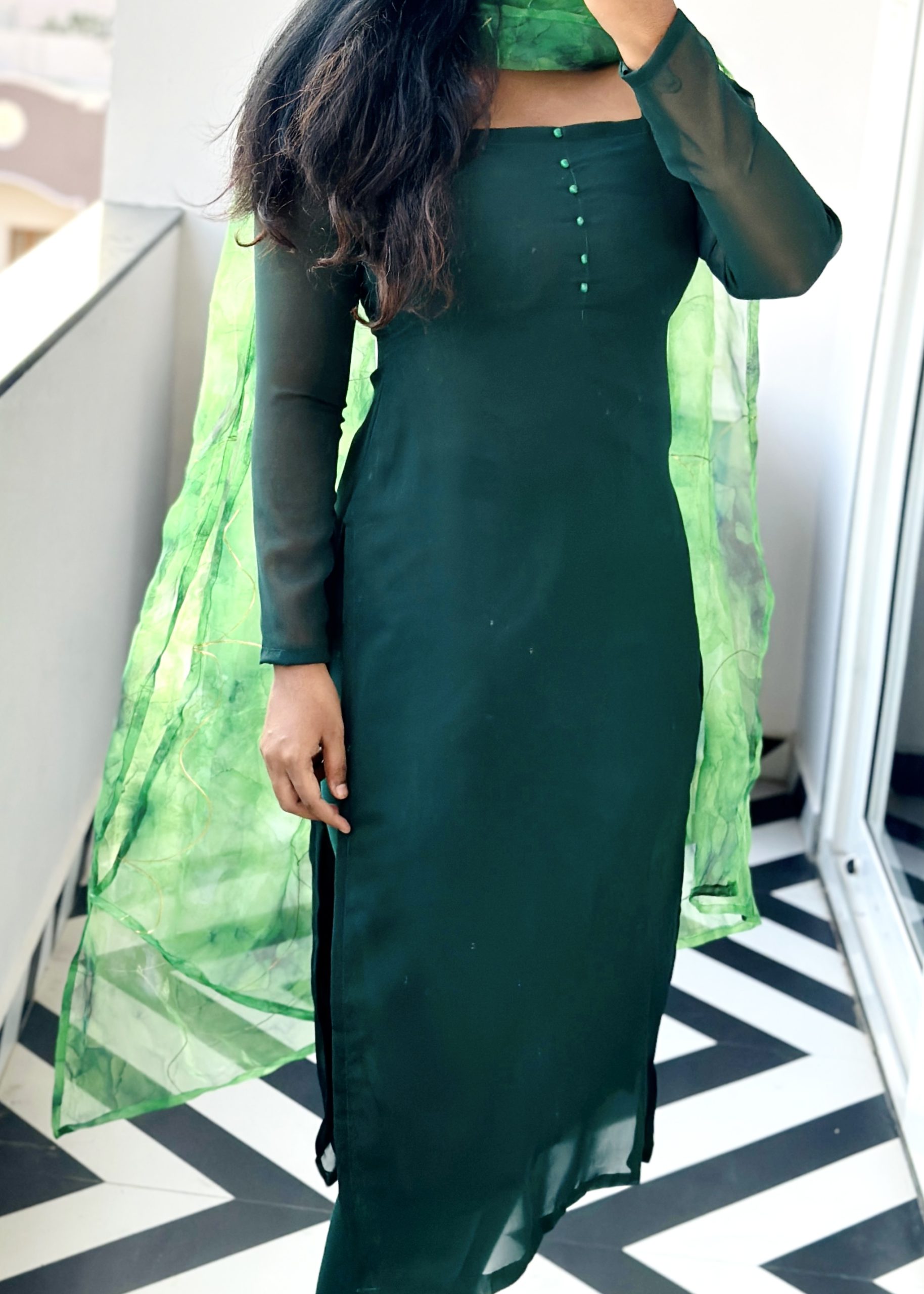 Bottle green kurti with crystal organza dupatta - Image 3